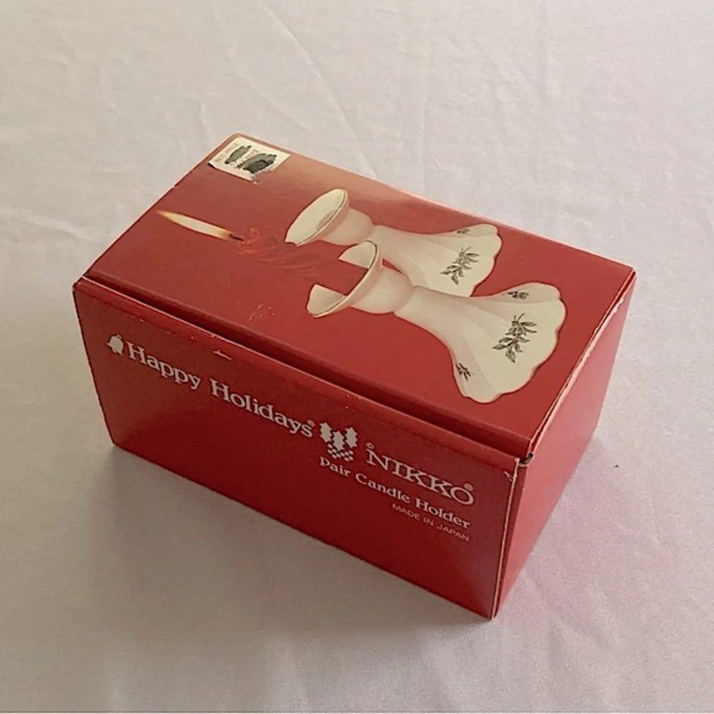 ⭐️ Vintage Nikko Ceramics white Christmas candle holders with Holly border - Picture 3 of 15